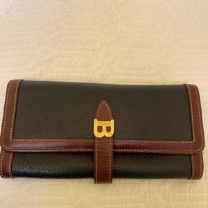 Bally woman’s wallet